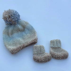 Hand knitted hat and boots set 6-12m