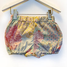 Load image into Gallery viewer, vintage print bloomers
