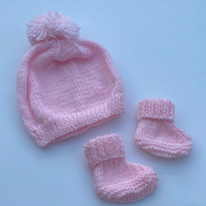 Hand knitted hat and boots set 3-6m