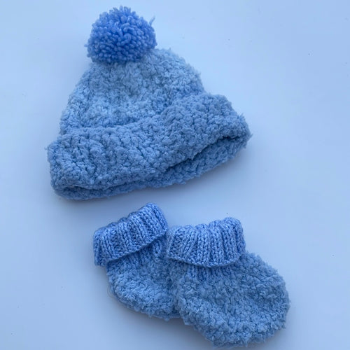 Hand knitted hat and boots set 6-12m