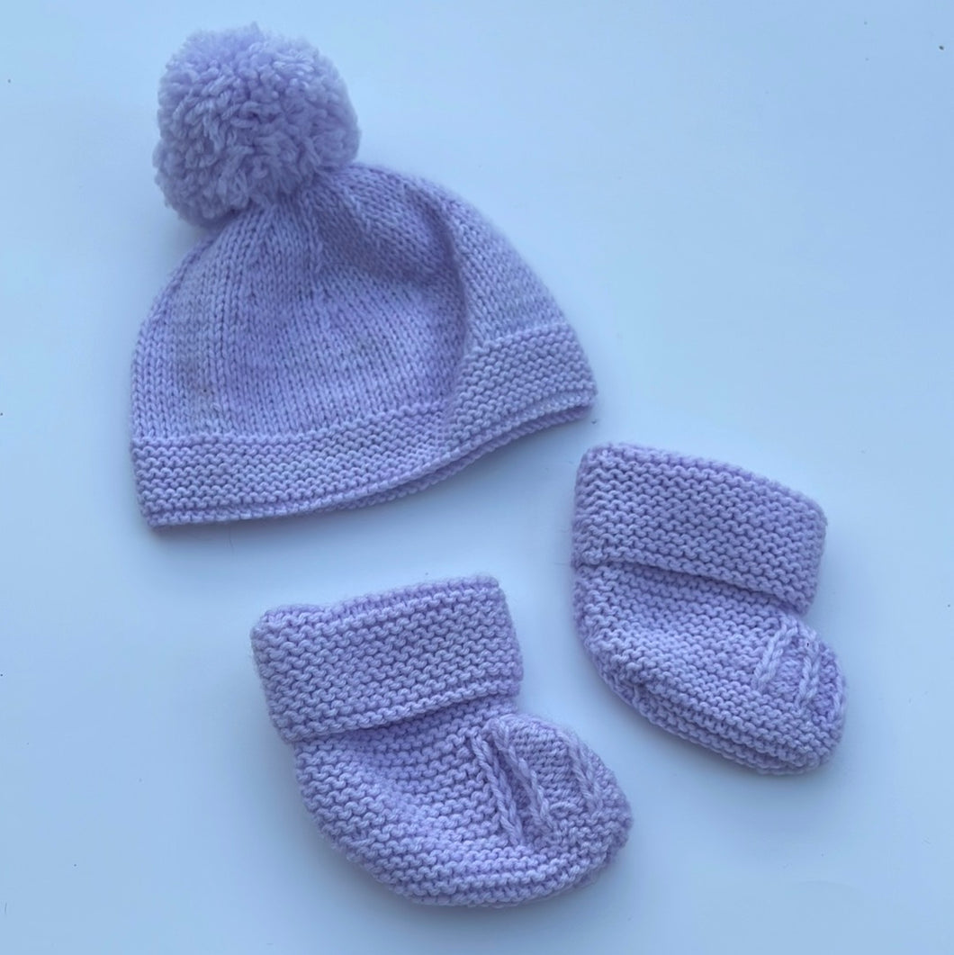 Hand knitted hat and boots set 3-6m